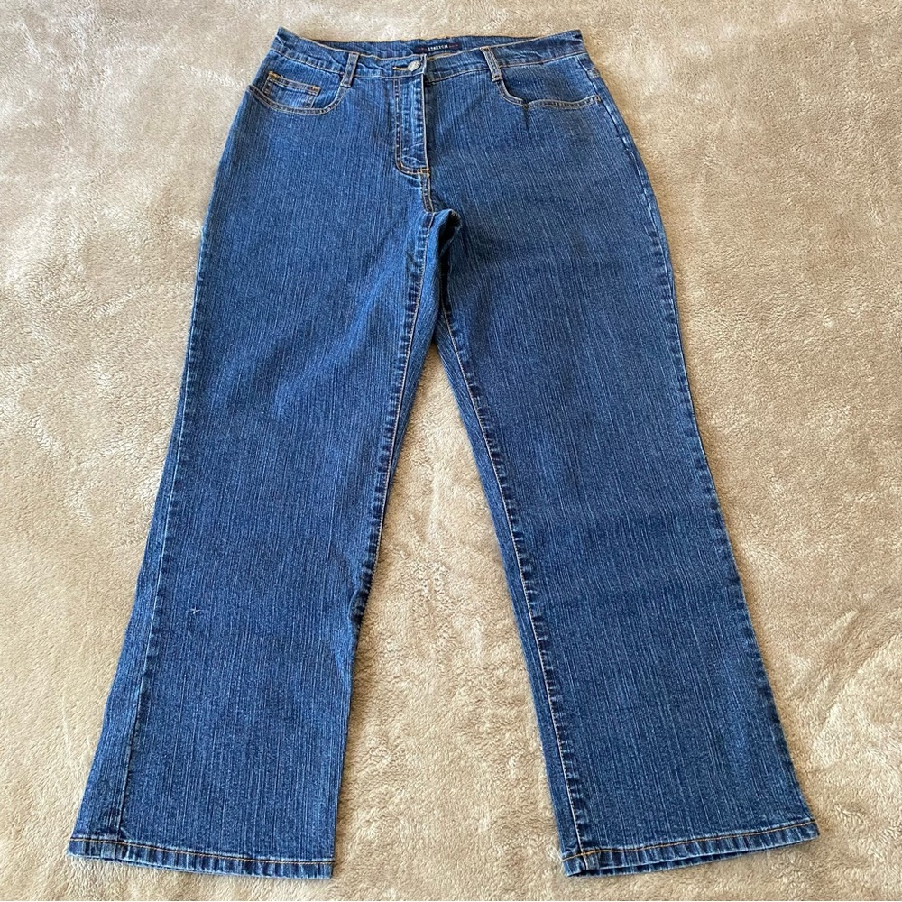 Women’s jeans. Size 8. Billblass. Blue. Straight leg.